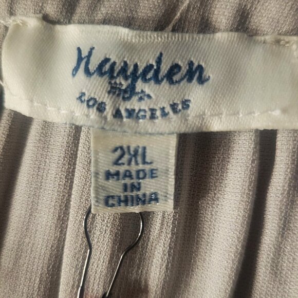 NWT! Hayden Light "Greige" Embroidered Peasant Boho Top Billowed Sleeve - Sz 2X - Picture 9 of 13